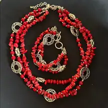 Premier Designs EUC genuine red coral & acrylic 3 strand necklace & bracelet set