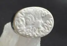 Jade & 14k EUC carved ring. Black jade band & white jade face w/ 14k setting