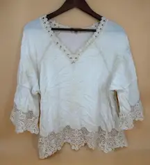 Democracy Women Medium Crochet Lace Trim Embroidery White 3/4 Sleeve V-Neck Top