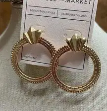 Melrose and Market NWT Nordstrom  Gold Tone Metal Chunky Hoop Etched Earrings‎