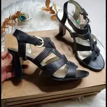 Tahari Ta-Mickey Heels