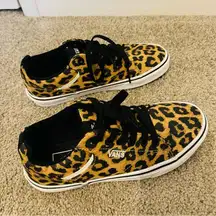 Vans  Women’s Seldan Cheetah Sneaker Size 7.5