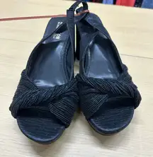 Kenneth Cole Reaction  Black Rylee Platform Metallic Sandals SIZE 9.5 …