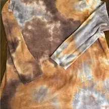 Honeyme Tie-Dye Fleece 3/4 Sleeves  in Brown and Orange