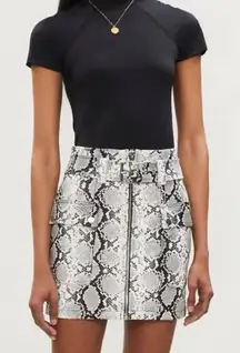 TOPSHOP Gray, White & Black Snake Print Faux Leather Belted‎ Mini Skirt Size 6