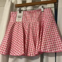 NWT Halara pink houndstooth L everyday high waisted 2 in 1 Skirt