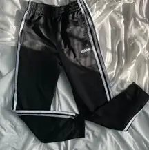 Trackpants