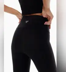 Aritzia TNA Black Mid Rise Leggings