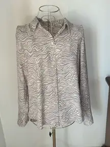 Abercrombie boyfriend fit zebra print long sleeve button down top size Small