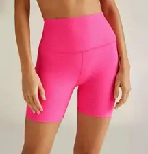 Beyond Yoga Hot Pink Biker Shorts Sz XS