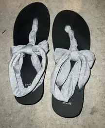 Shade & Shore Light Gray Knotted Sandals