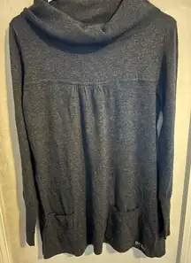 BCBG MaxAzria longer line wool / nylon sweater. Size large. Excel…