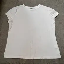 Solid White Form-Fitting Short Sleeve T-Shirt