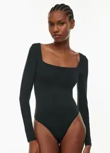 Aritzia Babaton Contour Square neck long sleeve black bodysuit size XS