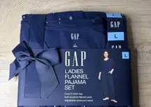 GAP Ladies Large Flannel Pajama Set Cozy V Neck Dark Navy Star Print NWT