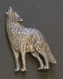 Vintage Metal Storm Pewter Howling Wolf Brooch Pin Stamped Signed Woodland Dog