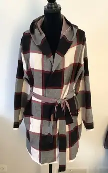 Women’s long cardigan/ sweater coat 🌺