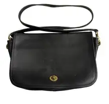 Vintage  9790 City Bag Black Leather Turnlock Crossbody Purse Bag