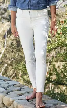 Frank & Eileen Mid Rise White Sligo Italian Denim Ankle cropped Skinny Jeans