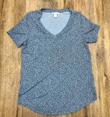 Breezy Scoop V-Neck Shirt