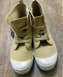 Tommy Bahama nude high tops lace ups side zip mushroom bouts. Sz 10.‎ NWT