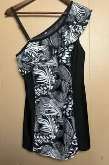 New without tags black and white modest one shoulder swim dress size xl