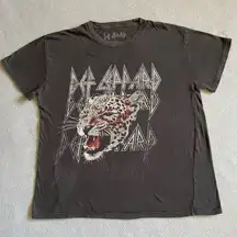 Def Leppard Rock Band Retro Tee Women’s Size Large Graphic Print