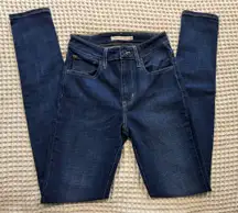 721 Levi’s High-Rise Skinny Jeans