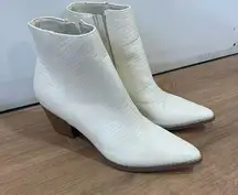 Lulus pointy toe boots sz 8.5