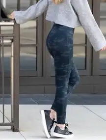 SPANX Camouflage Camo Seamless Leggings High Waisted Black Gray‎ Athletic Size S