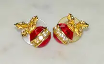 Vintage gold ornament earrings 