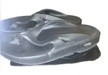 Oofos black sandals size 8