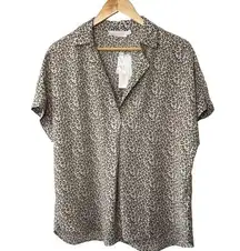 All in Favor Short Sleeve Button Back Leopard Print Blouse Women's Sz Large NEW