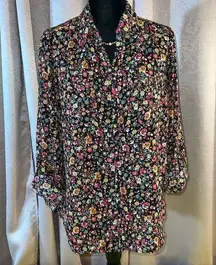 Relativity Size M Floral Button Down