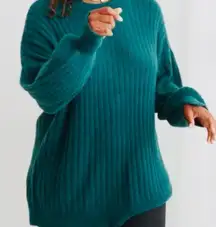 Aerie Emerald Green Fuzzy Soft Buttercream Crew Sweater
