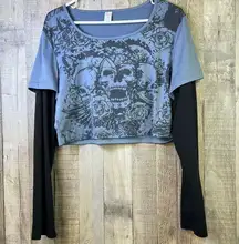 Romwe Size XL Scoop Neck Long Sleeve Cropped Gray & Black Skull Top