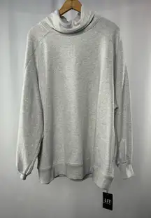 NWT Lit Whisper Oversized Turtleneck Sweatshirt in Heather Grey‎ Size Small