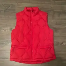 Women’s Gap Red Quilted Puffer Vest, Size Medium