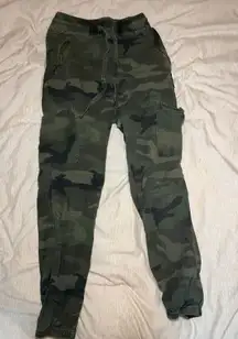 Hollister High-Rise Camo Joggers