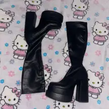 Steve Madden Cypress Boots Platform