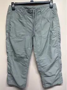 The North Face Womens Size 8 Gray Cargo Capris Pants Stow Pocket "Never Stop"