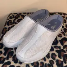 Danskin Now 90s vintage style white grey & blue slip on shoes