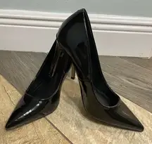 Black express pumps