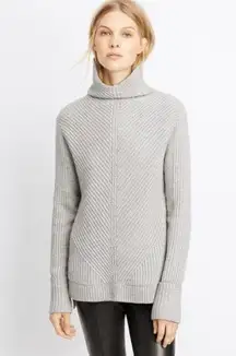 Vince Directional Rib Wool Cashmere Turtleneck Sweater in Gray Size XXS