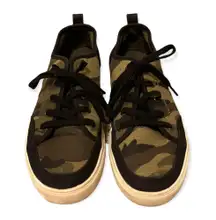 Black and Green Camouflage Lace Up Sneakers