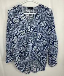NWOT About A‎ Girl LA women’s blue white geometric sheer crop sleeve blouse XS