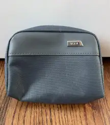 TUMI for DELTA Airlines Travel / Storage Toiletry Bag Nylon Softcase w Amenities