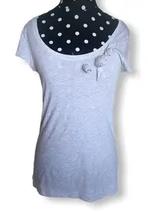 Gap Womens Tee‎ Size Small Gray Fitted Top Flowers at Neck Shirt