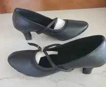 Dance Shoes  Size 39 / size 8-8.5    2 inch heels