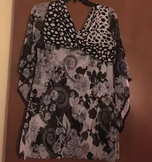 🇺🇸 BOGO Unique black and white top